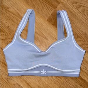 Alo Airbrush Heart Throb Sports Bra Size Winter Frost White Athletic